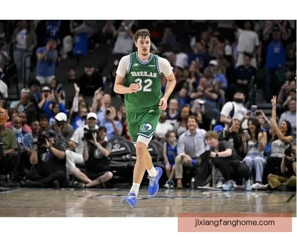 独一档！弗拉格本季9场狂砍30+超其他两位新秀总和